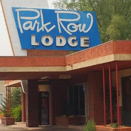 Park Row Lodge 马尼温泉 外观 照片